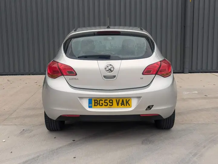Vauxhall Astra 2009 photo 4