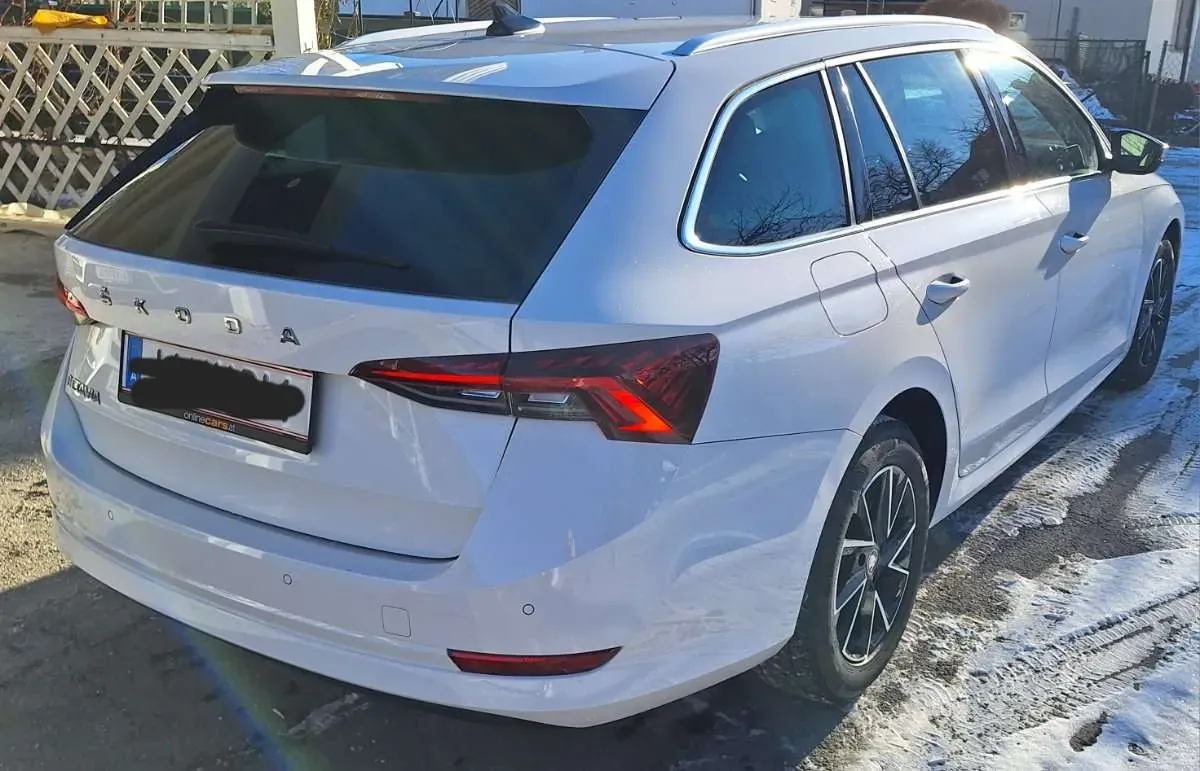 Skoda Octavia 2021 photo 2