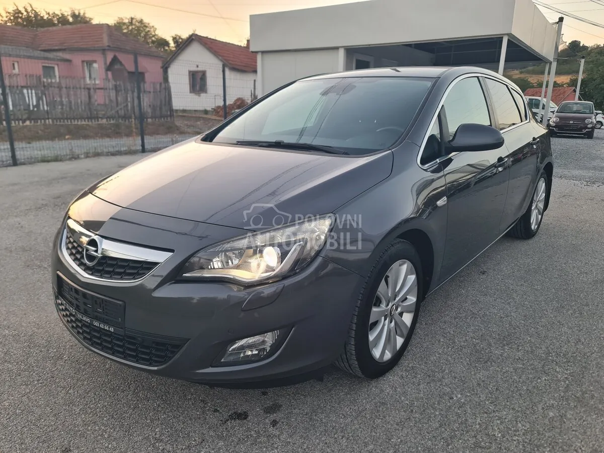Opel Astra 2011 photo 3