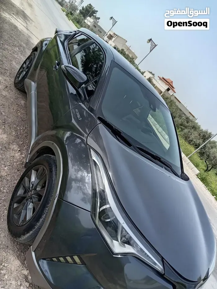 Toyota C-Hr 2019 photo 2