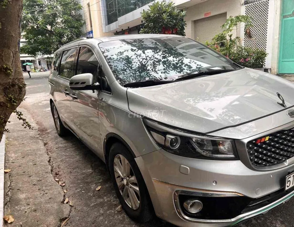 Kia Sedona 2016 photo 2