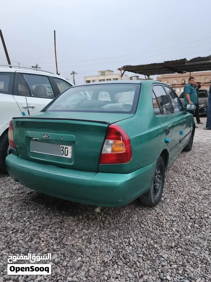 Hyundai Accent 2000 photo 2