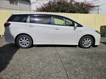 Toyota Wish 2009 photo 5