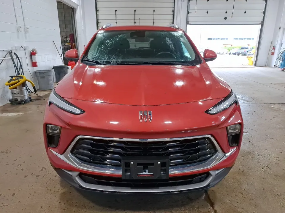 Buick Encore Gx 2024 photo 2