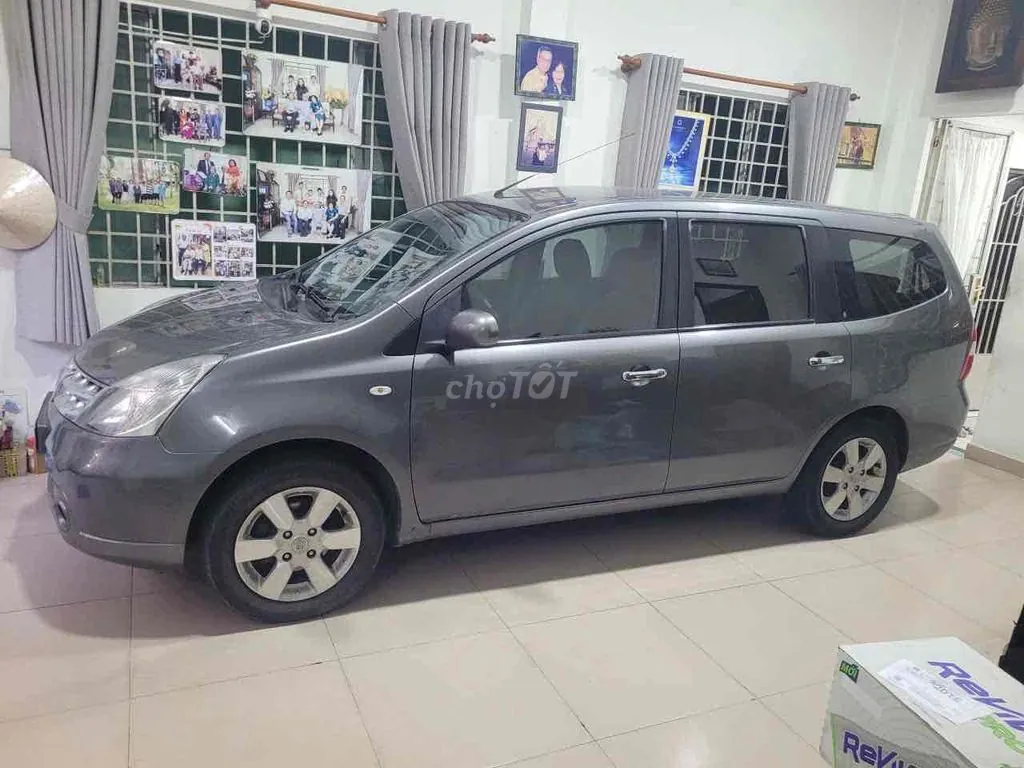 Nissan Grand Livina 2011 photo 3