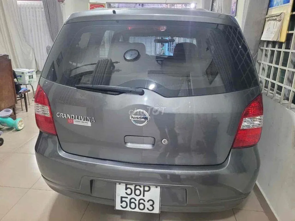 Nissan Grand Livina 2011 photo 2