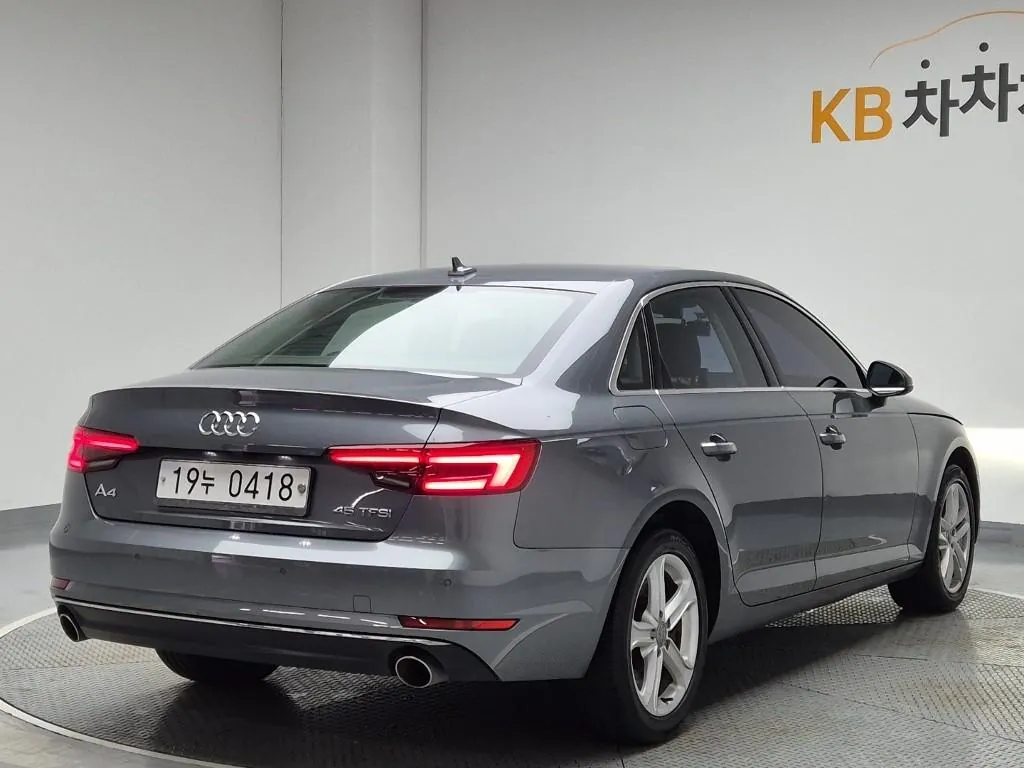 Audi A4 2016 photo 3