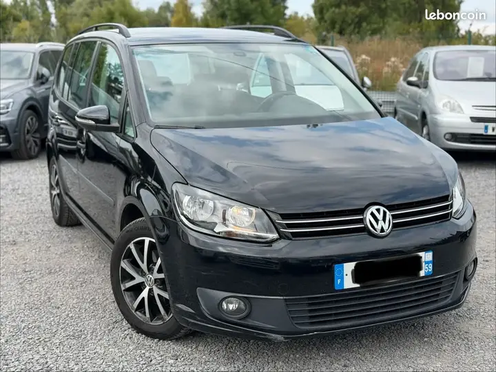 Volkswagen Touran 2015 photo 2