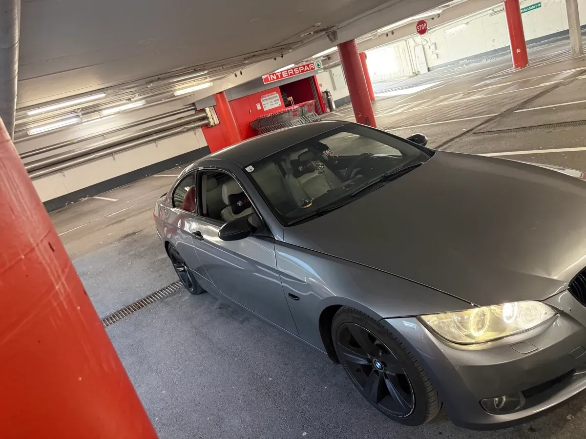 BMW 325I Coupé 2008 photo 2