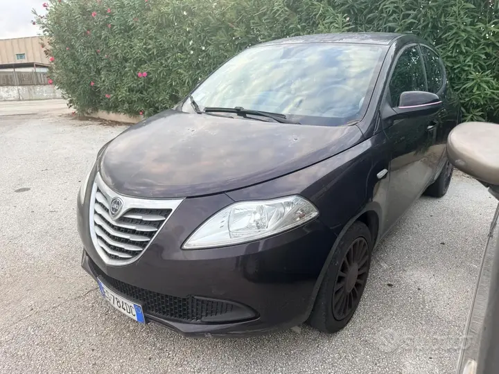 Lancia Ypsilon