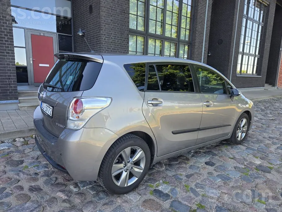 Toyota Verso 2014 photo 4