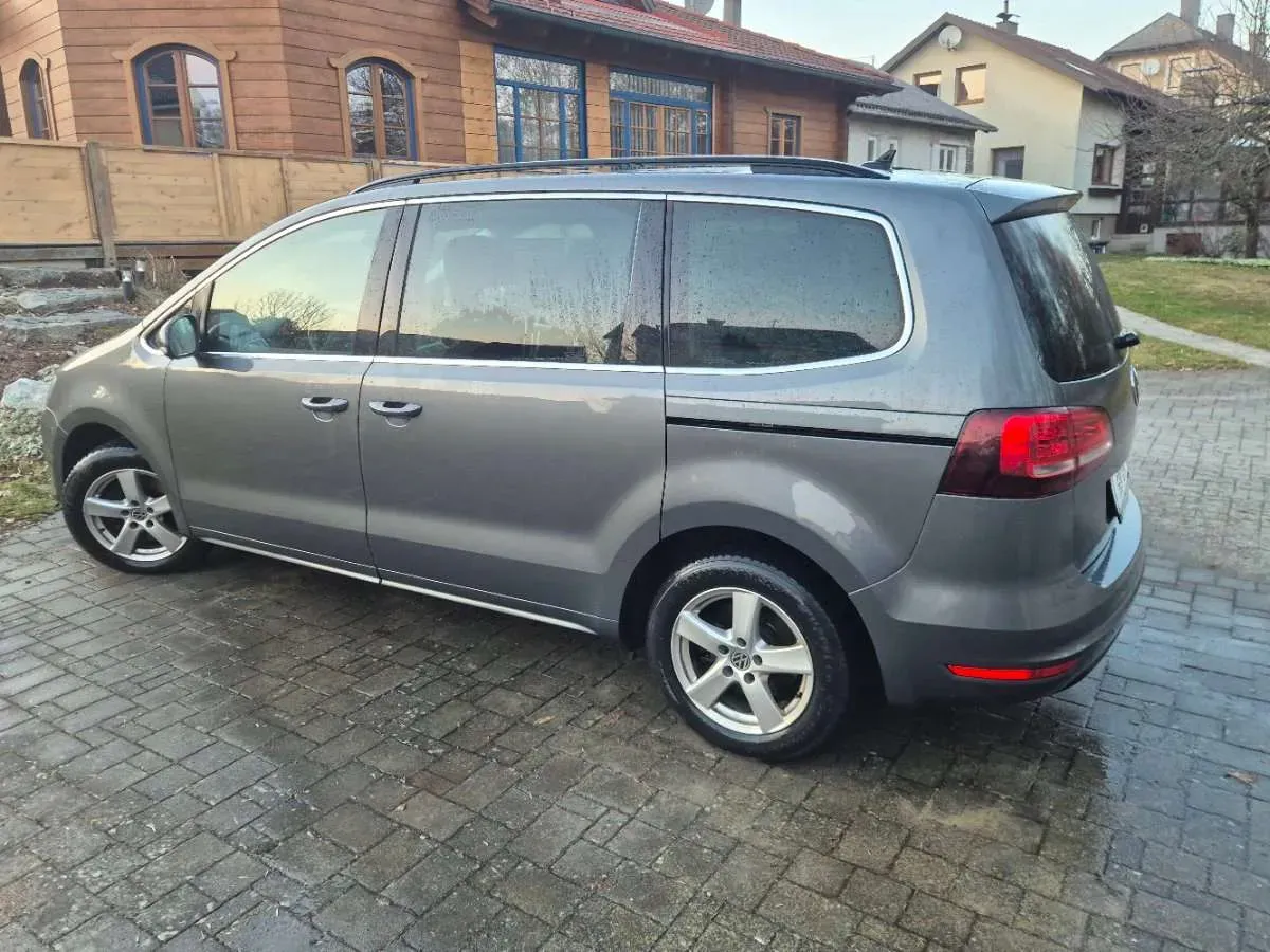 Volkswagen Sharan 2017 photo 2