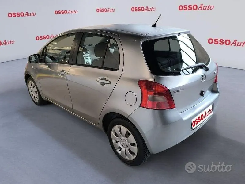 Toyota Yaris 2006 photo 4