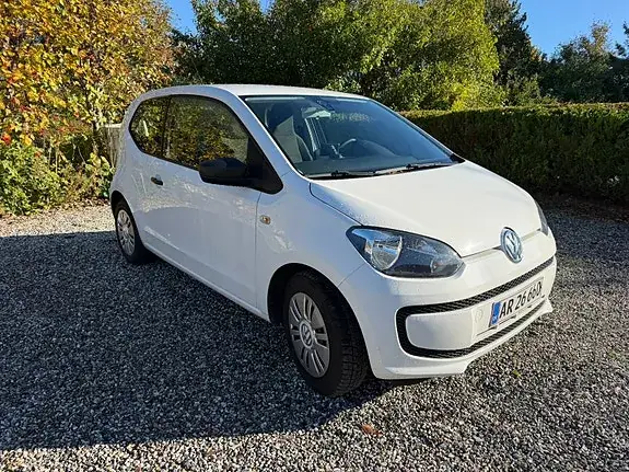 Volkswagen Up 2015 photo 2