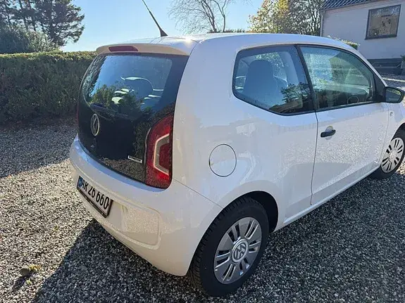 Volkswagen Up 2015 photo 3