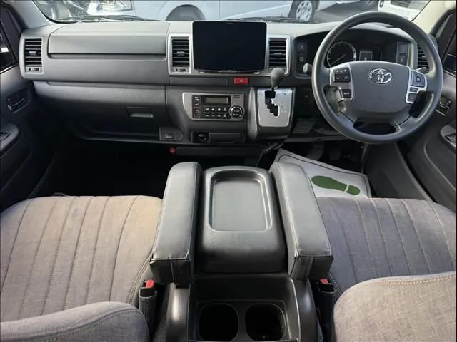 Toyota Hiace 2024 photo 4
