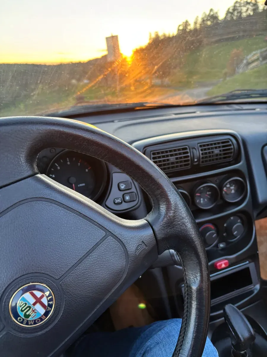 Alfa Romeo Spider 1997 photo 2