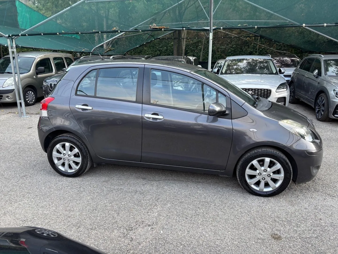 Toyota Yaris 2011 photo 5