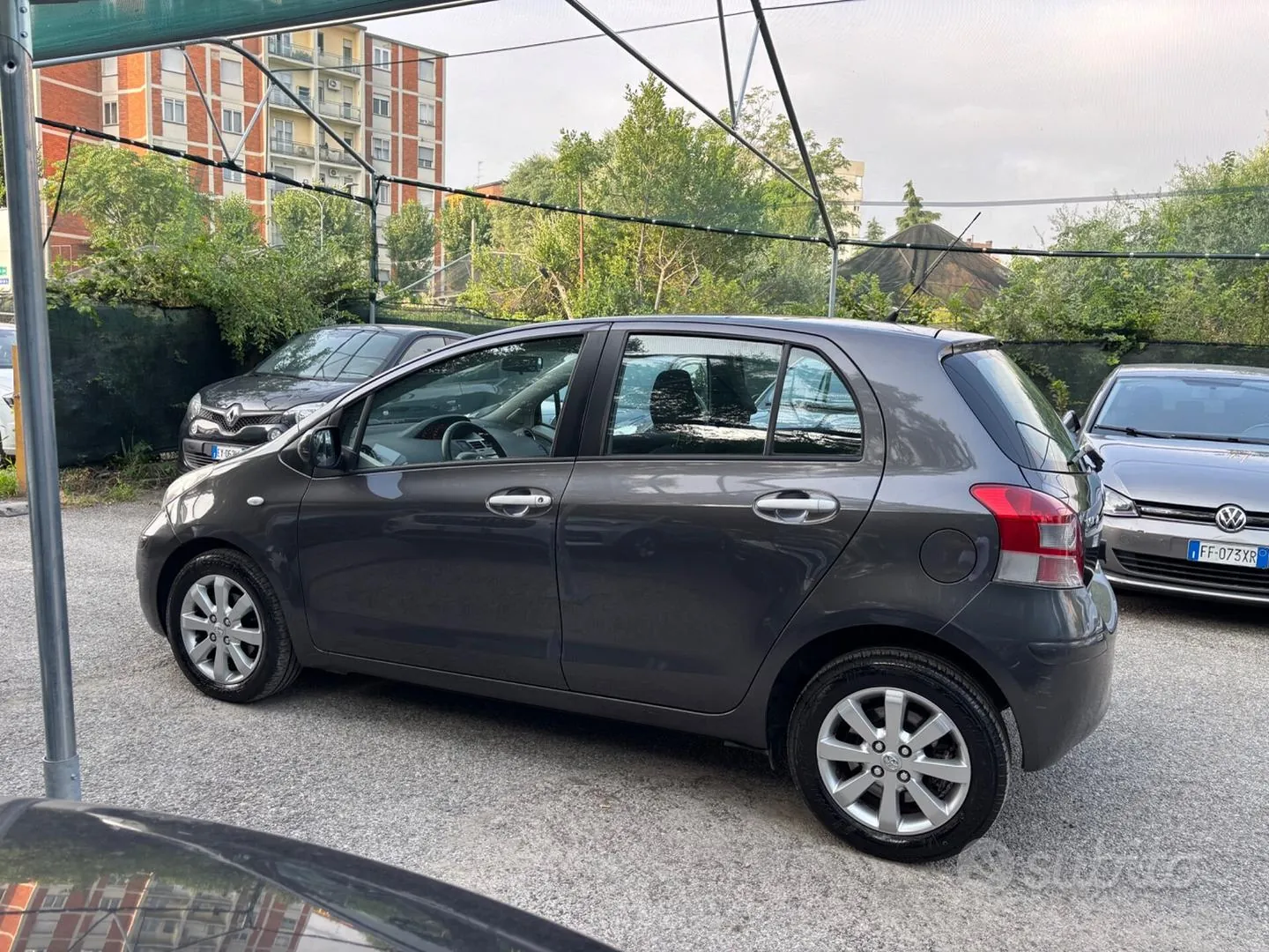 Toyota Yaris 2011 photo 4