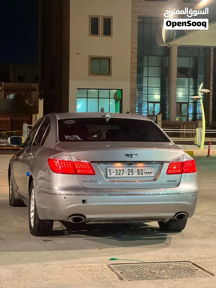 Hyundai Genesis 2010 photo 3