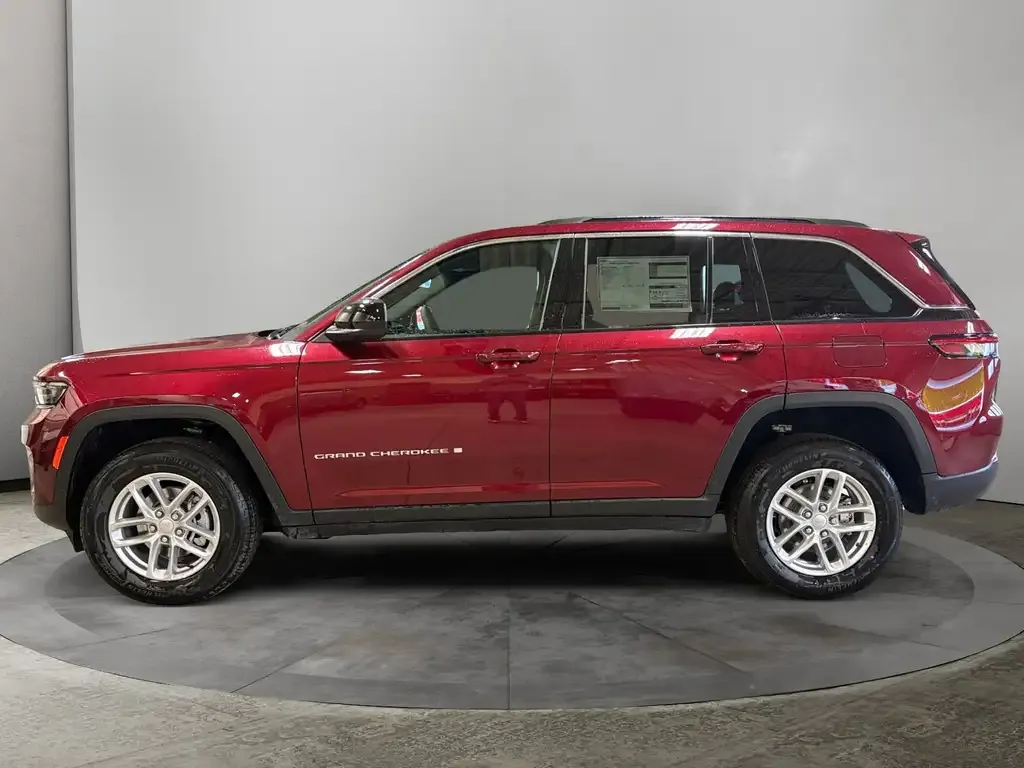 Jeep Grand Cherokee 2026 photo 2