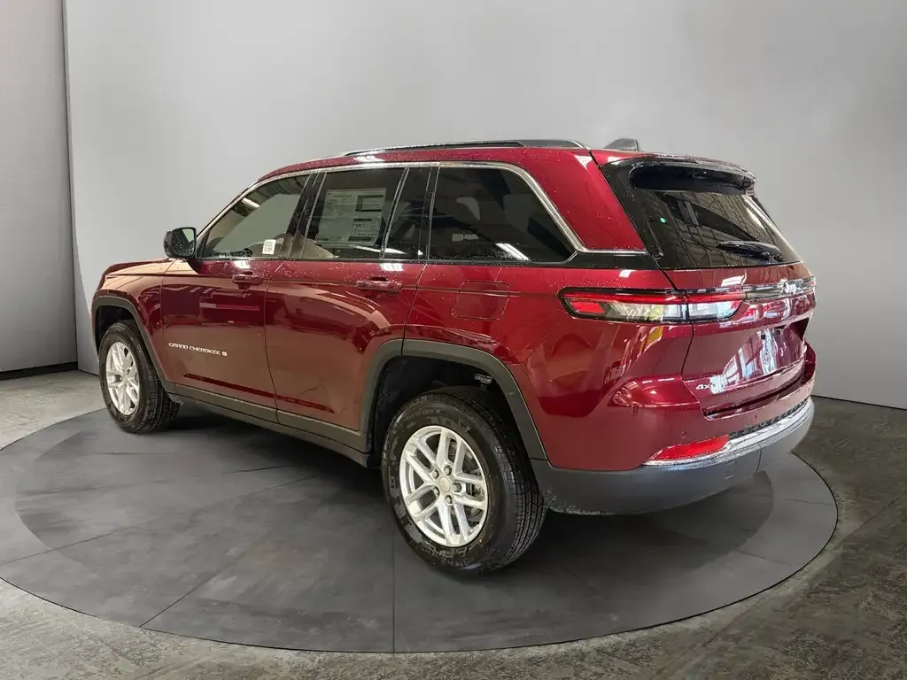 Jeep Grand Cherokee 2026 photo 3
