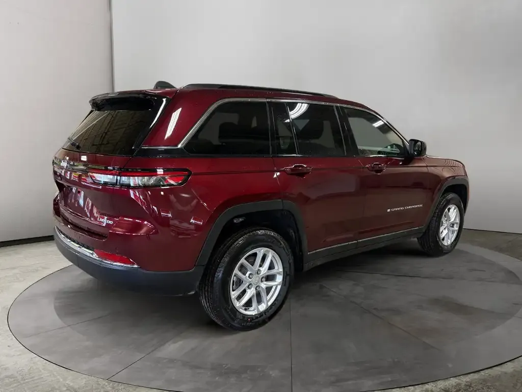 Jeep Grand Cherokee 2026 photo 5