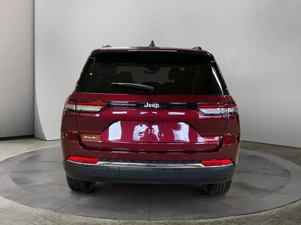 Jeep Grand Cherokee 2026 photo 4