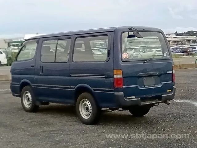 Toyota Hiace 2003 photo 3