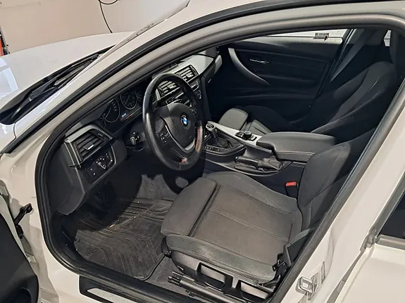 BMW 318D 2015 photo 5