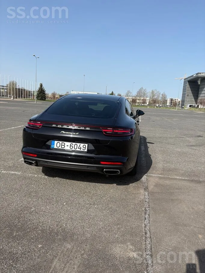 Porsche Panamera 2017 photo 2