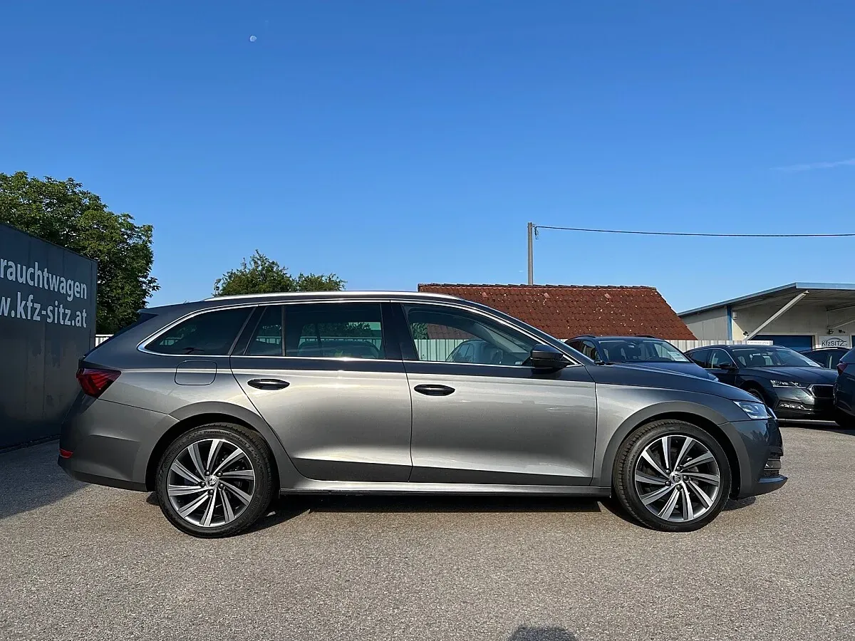 Skoda Octavia 2023 photo 2