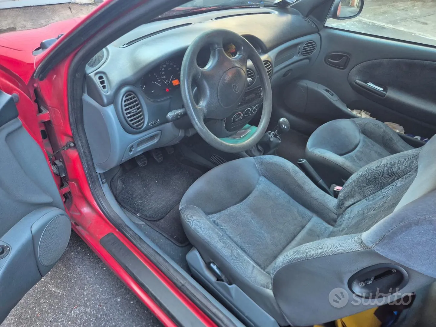 Renault Megane 1996 photo 4