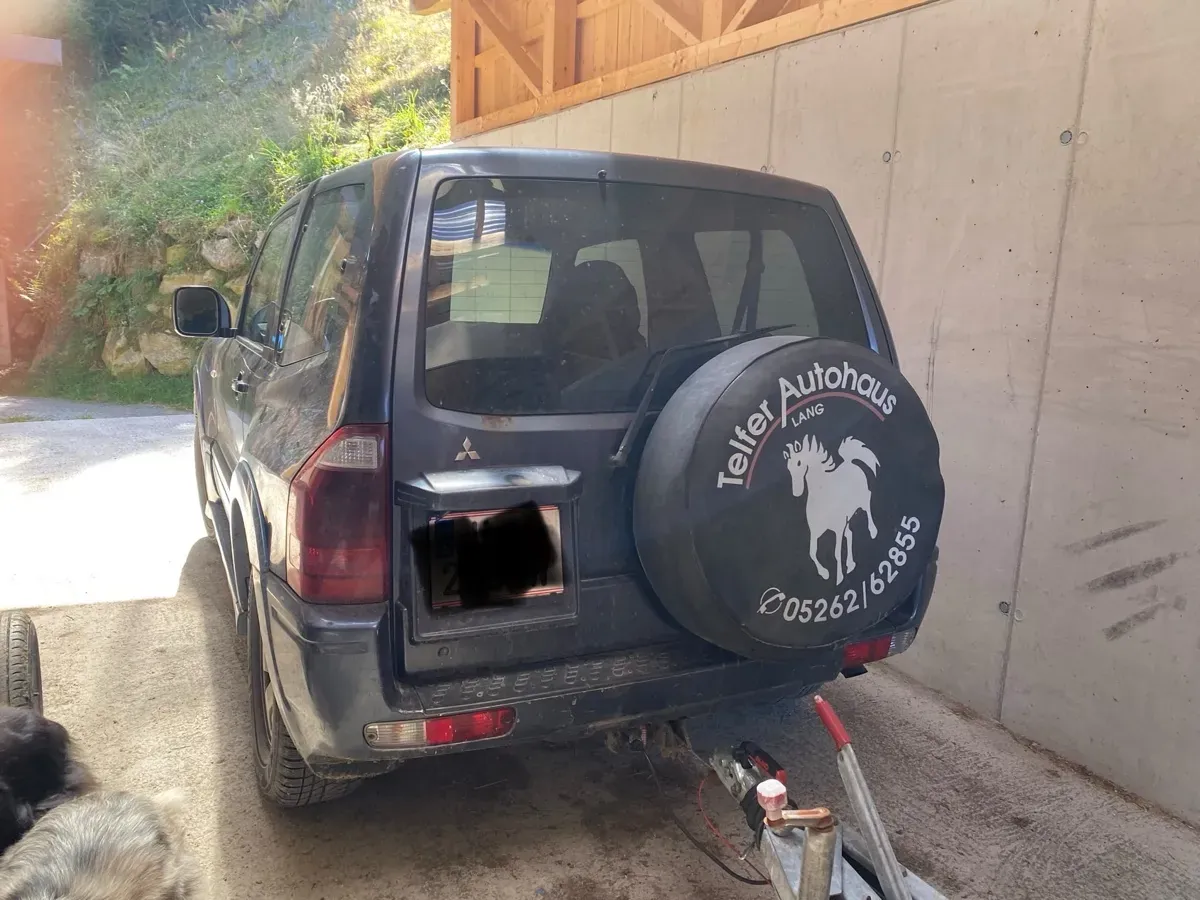 Mitsubishi Pajero 2005 photo 2