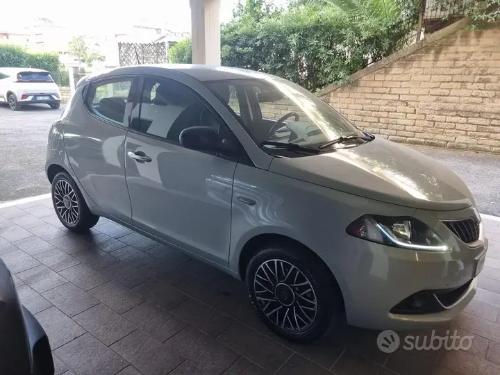 Lancia Ypsilon 2024 photo 2