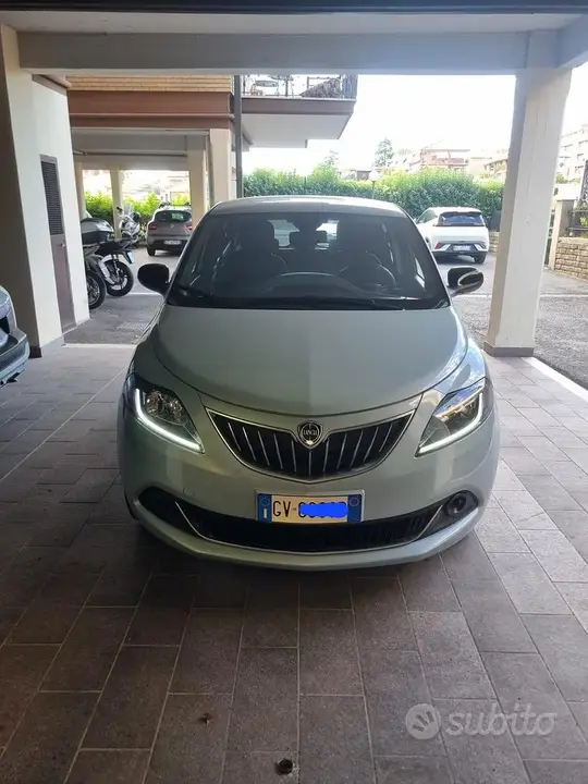 Lancia Ypsilon