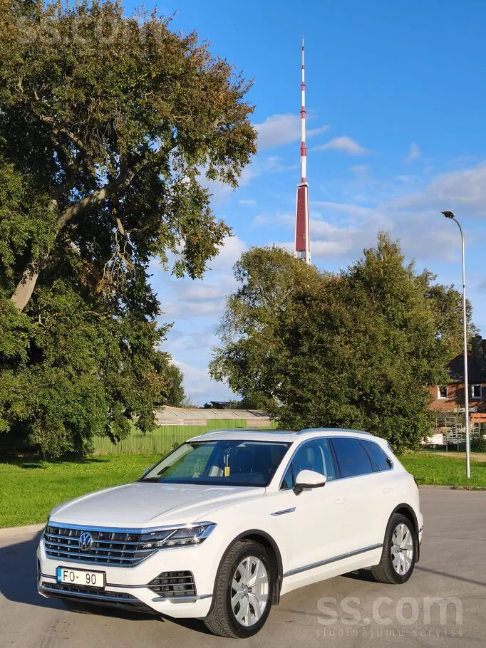 Volkswagen Touareg 2018 photo 2