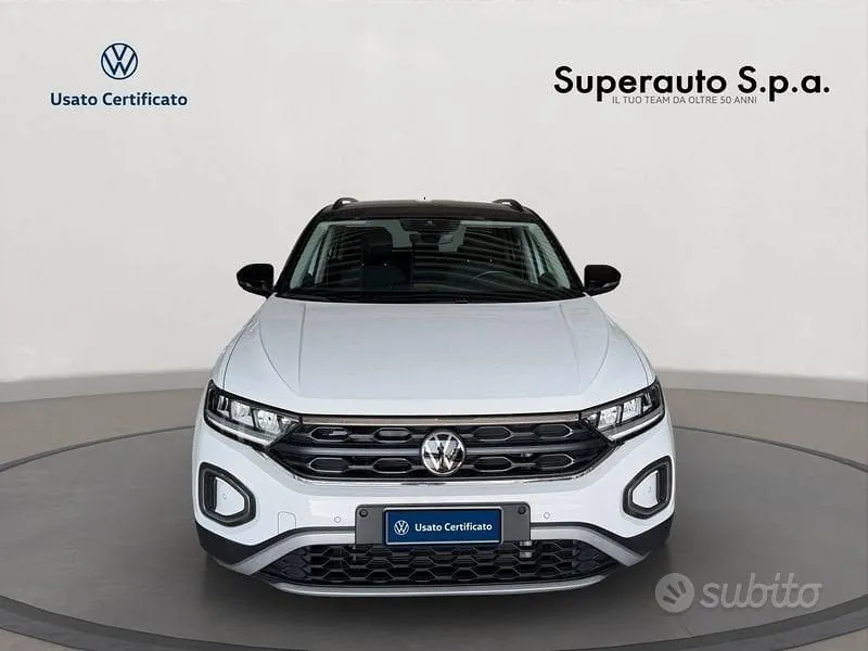 Volkswagen T-Roc 2023 photo 2