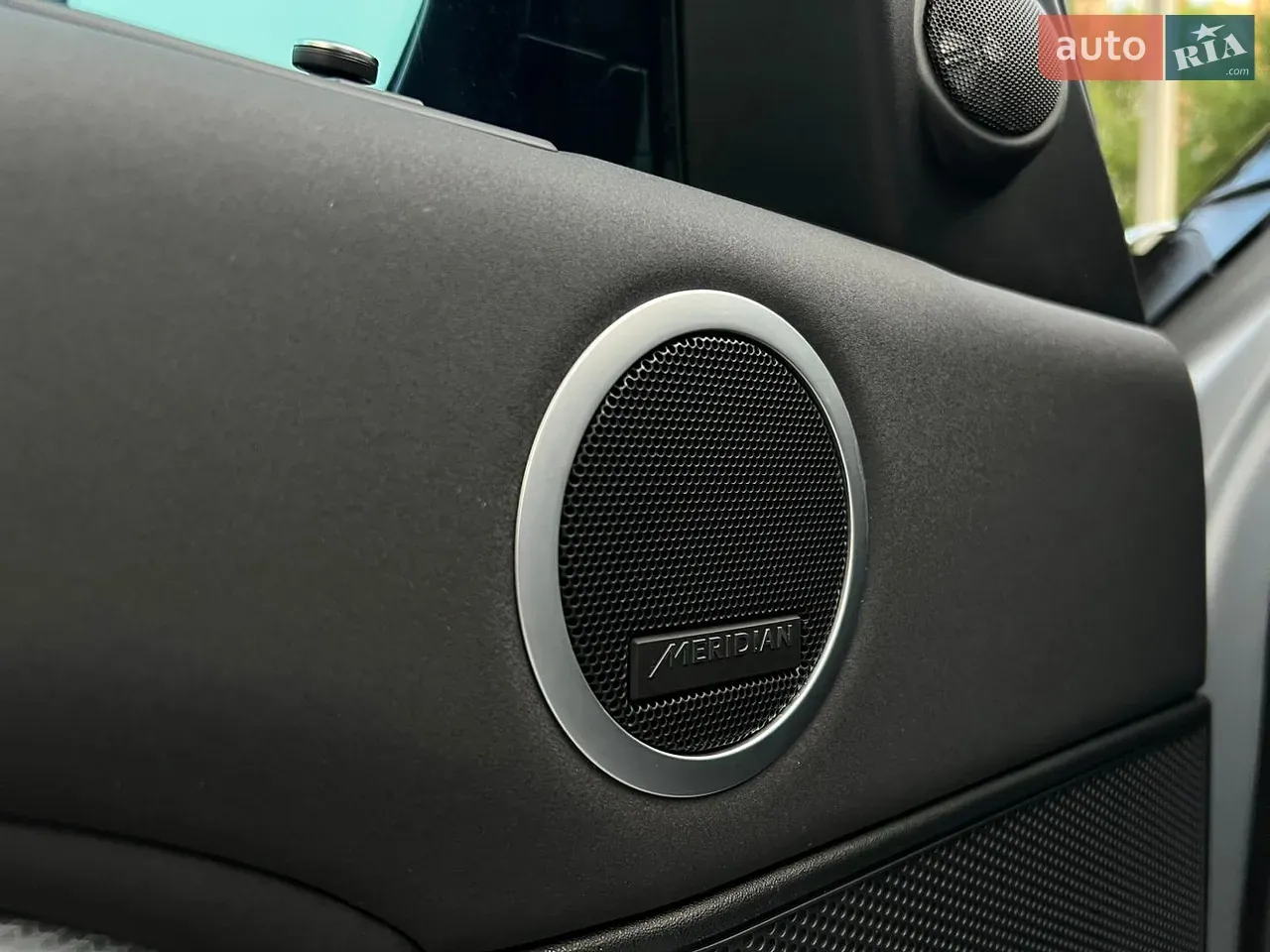 Land Rover Discovery 2020 photo 5