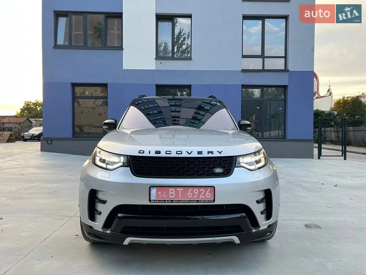 Land Rover Discovery 2020 photo 2