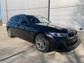 BMW 3 Series 2022 photo 2