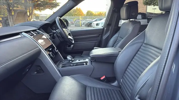 Land Rover Discovery 2026 photo 3