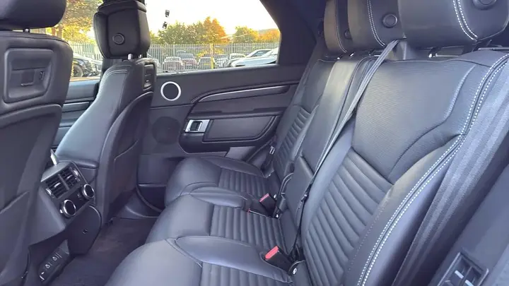 Land Rover Discovery 2026 photo 4