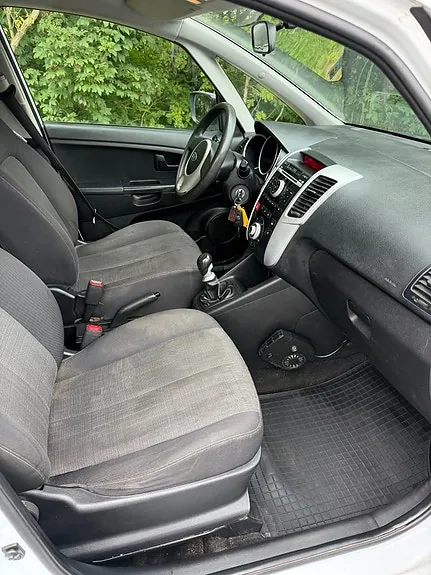 Kia Venga 2010 photo 4