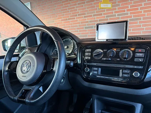 Volkswagen Up 2014 photo 2