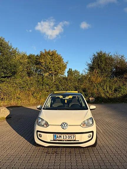Volkswagen Up 2014 photo 3