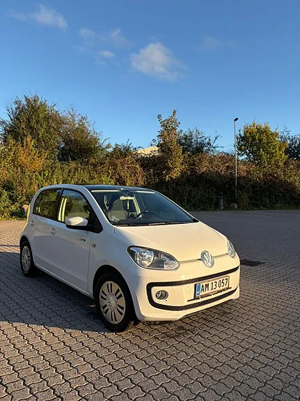 Volkswagen Up 2014 photo 4