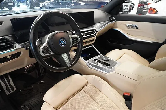 BMW 330E 2023 photo 2