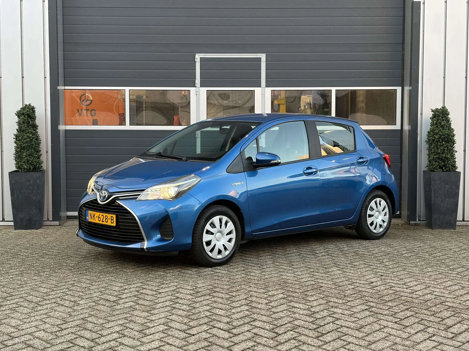 Toyota Yaris 2017 photo 2