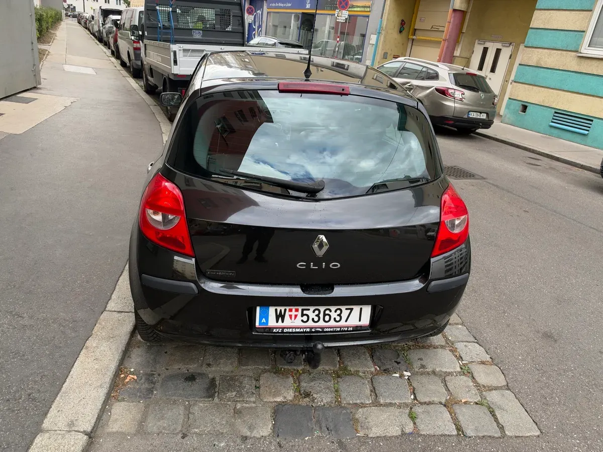Renault Clio 2008 photo 2